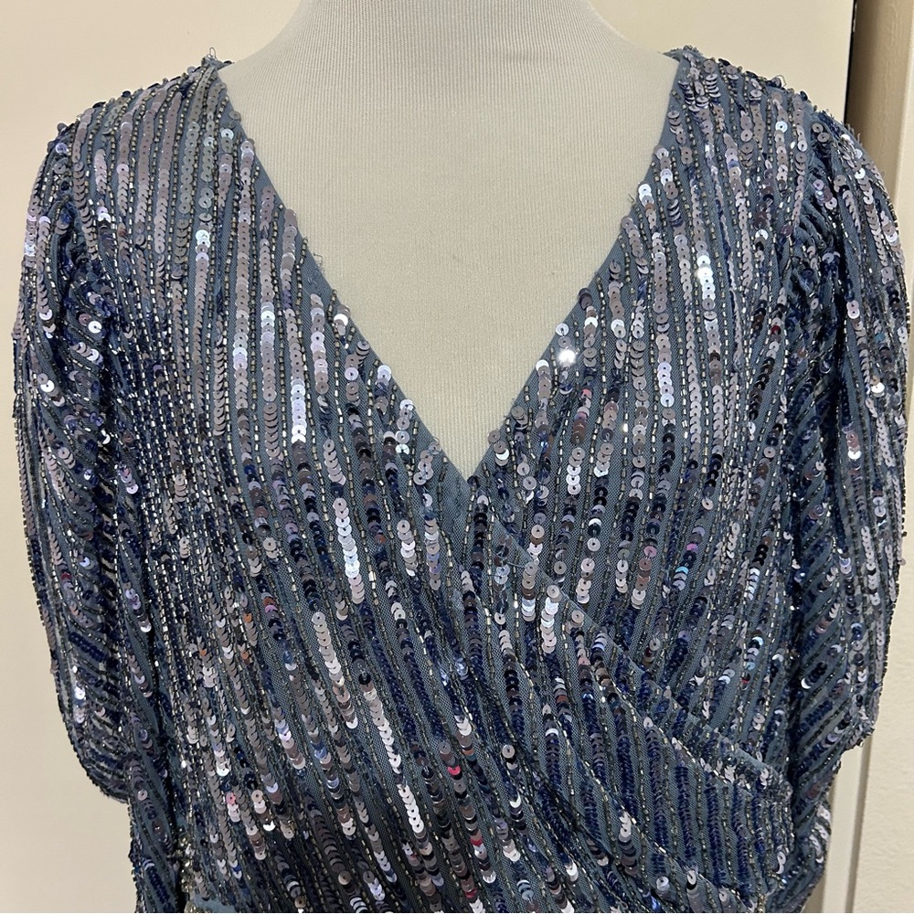 Mac duggal long sleeved sequin formal gown size 16 - Picture 4 of 15